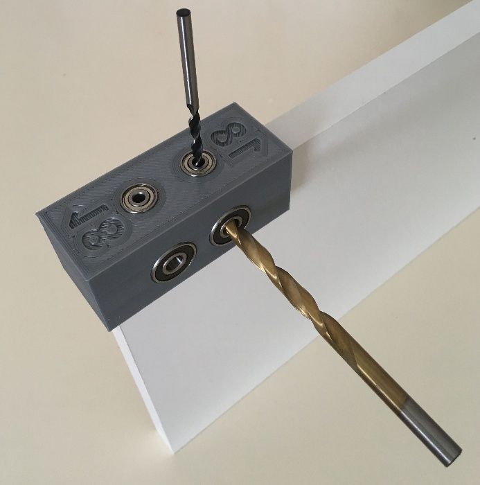 Sablon mobila din plastic dur gri forma H gauri 4 si 8mm