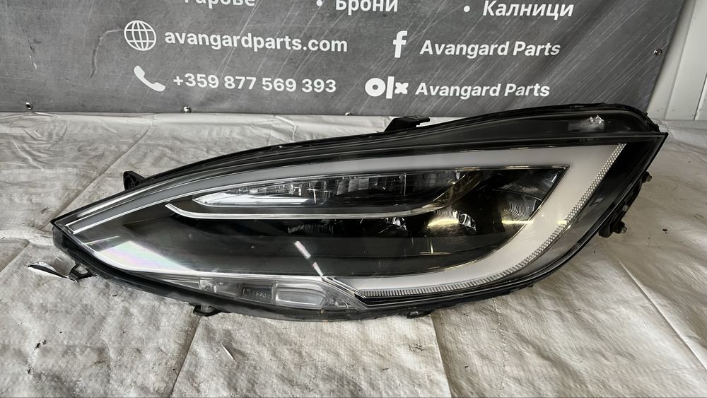 2 броя ляв и 2 броя десен фар Tesla X 2015-