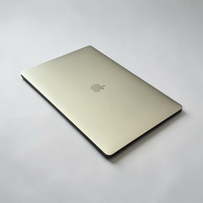 16'Като Нов Macbook Pro 16 2019/i7-9750H/16GB DDR4/512GB SSD/5500M