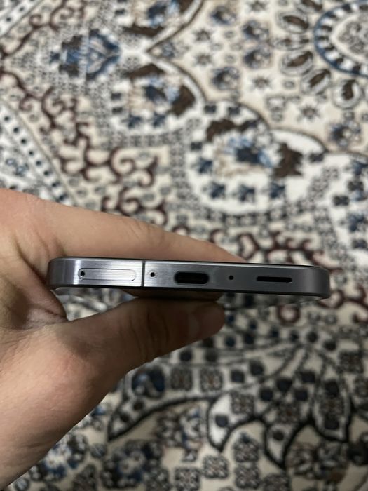 Samsung A56 5G   128/8 gb новый коробка документы есть