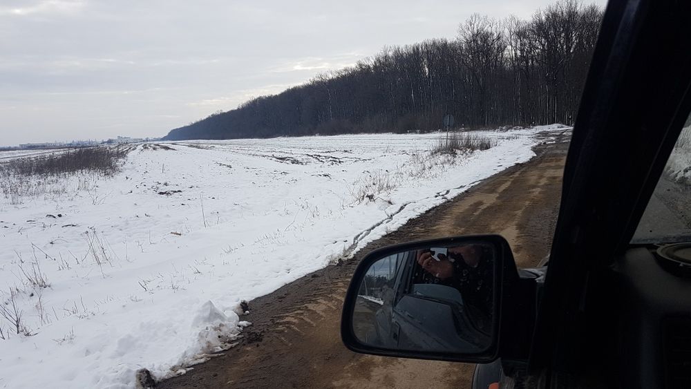 Teren intravilan langa padure