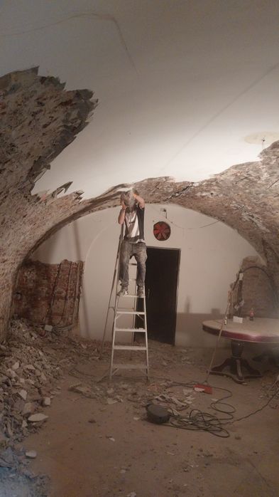 Demolari,debarasări,transport moloz pe oradea