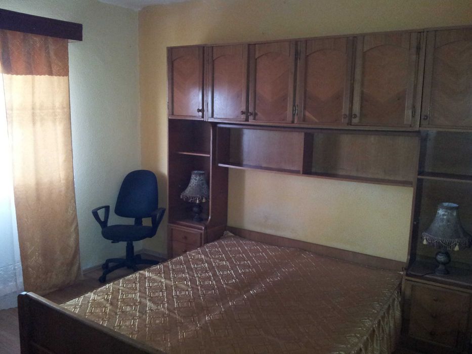 De inchiriat Apartament 4 camere, etaj 2 din 4