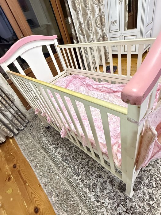 Детская кроватка в хорошем состоянии