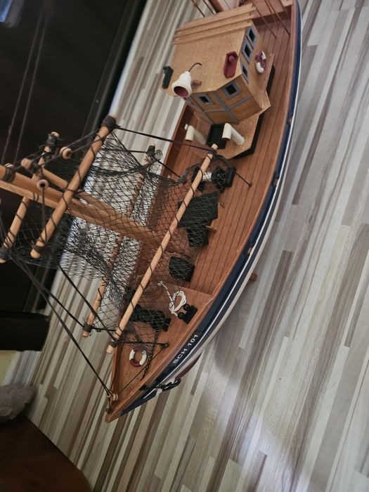 Ръчно изработен кораб