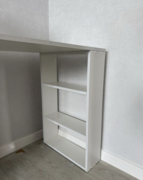 Стол 15тыс тг торг есть!