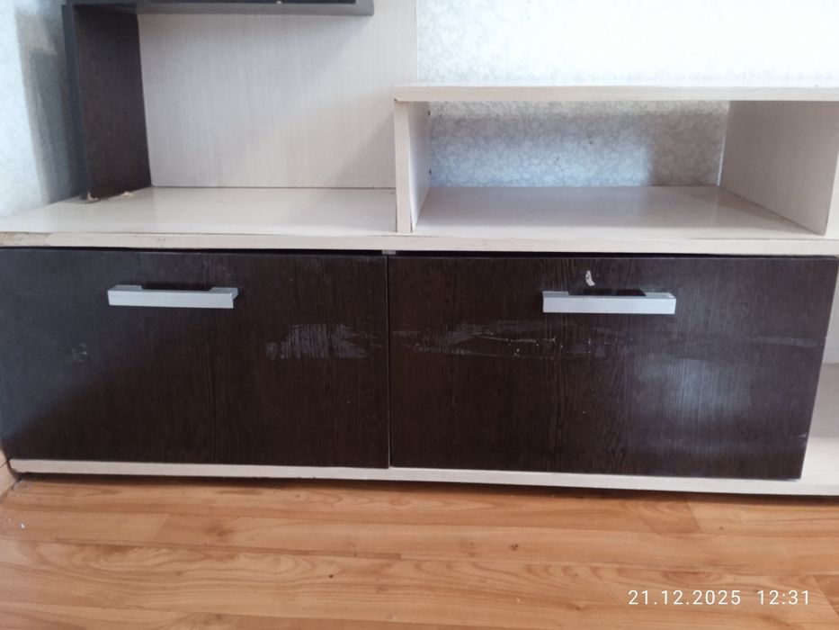 Подставка для телевизора