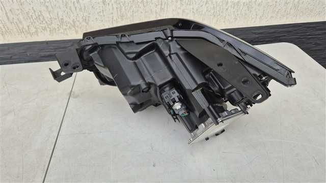 Far dreapta Mazda CX-30 CX30 Lupa Led Halogen cod DGJ151030