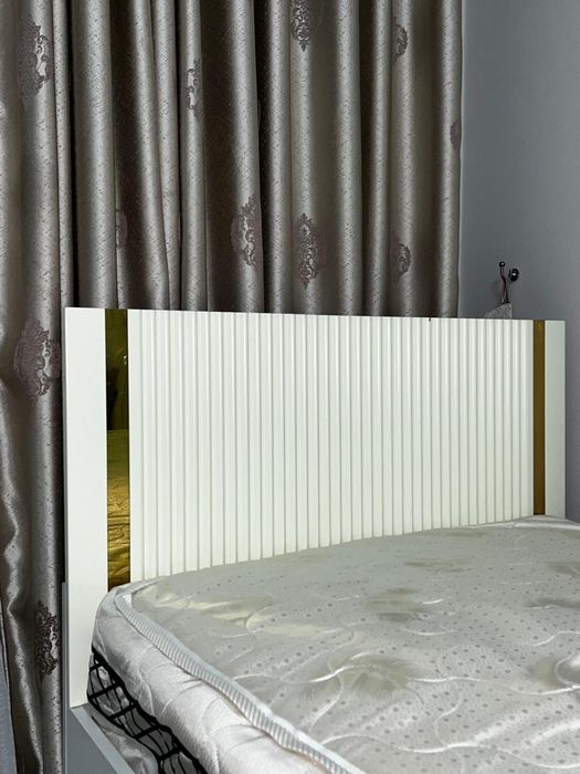 Одно спальни диван