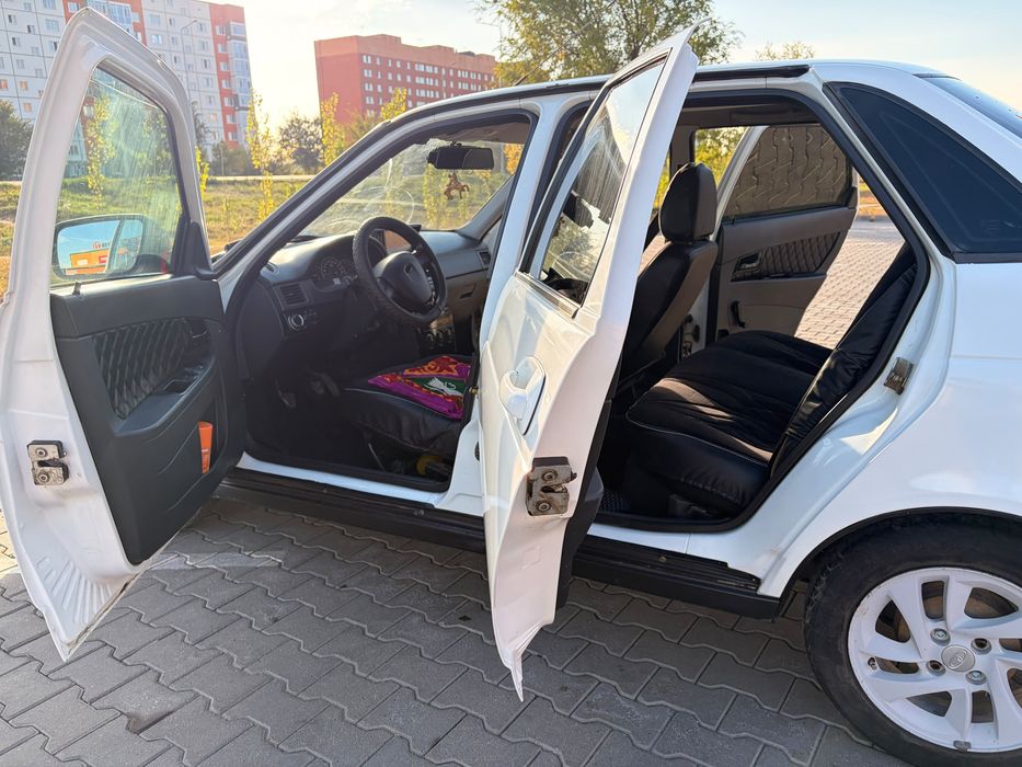 Продам приора хорошем сост  с кандерам