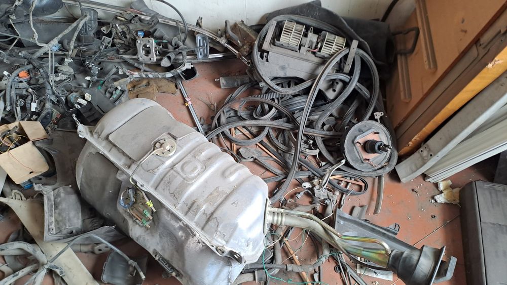 Запчасти на Tayota Chaser 90