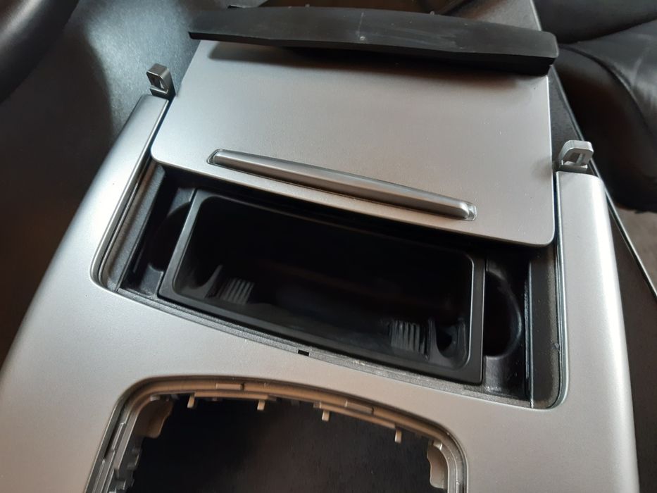Consola centrala audi a6 c6 4f gri argintiu volan stanga 2004-2011