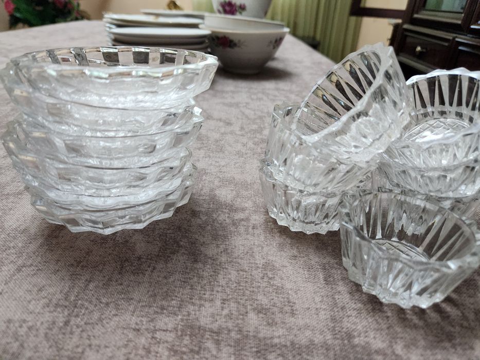 Продам хрустальные рюмки,фруктовницу