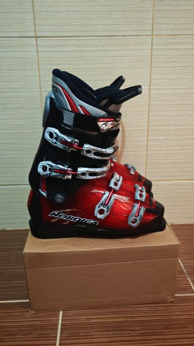 Clapari schiuri Nordica comfort Nr Eu 44,5-45 mondo 29,5