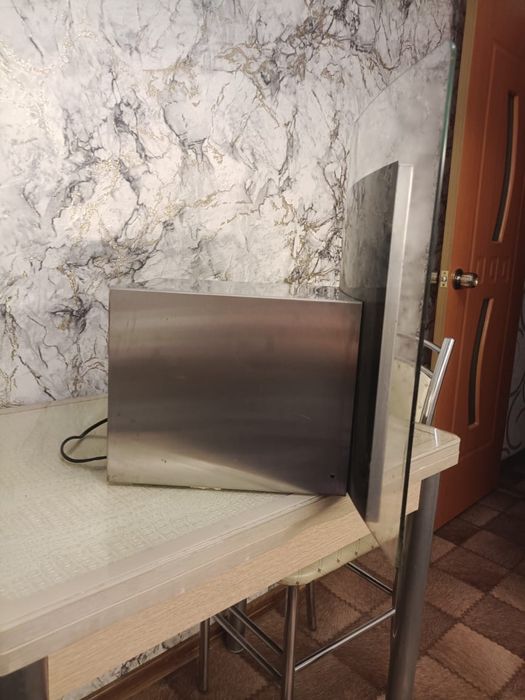 Продам вытяжку б/у, рабочая