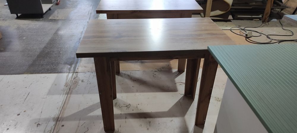 Продам обеденный стол