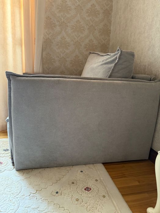 Раскладной диван серого цвета ( новый)