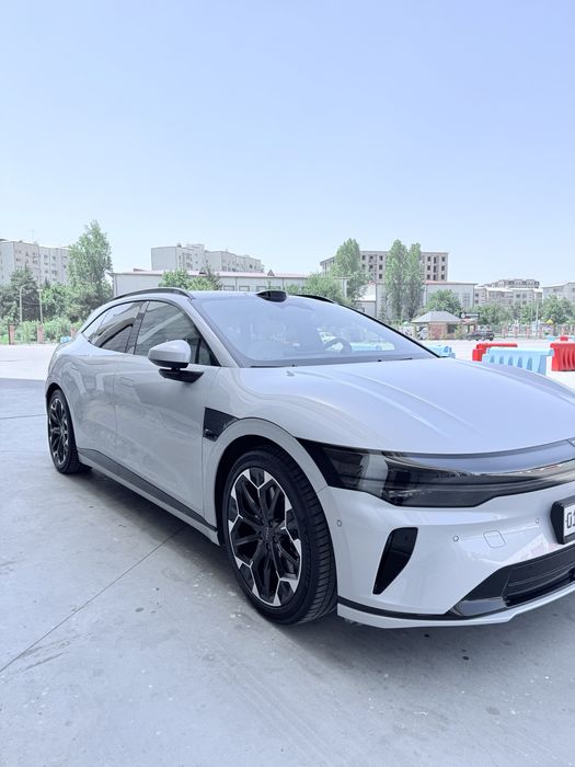 Srochno sotiladi ZEEKR 007 GT RWD