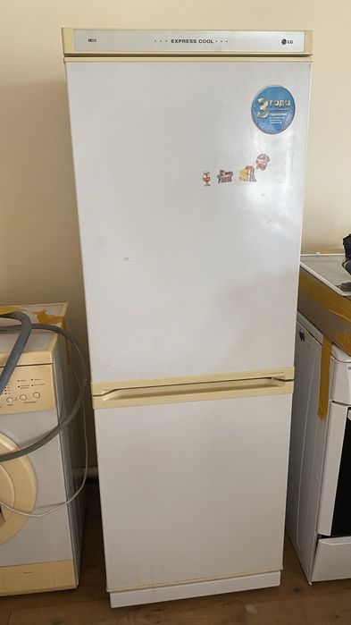 Холодильник продается