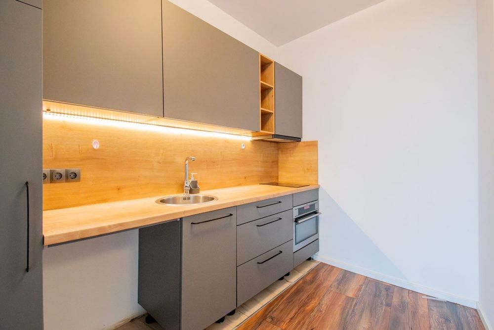 Дава се под наем Двустаен апартамент в София, Манастирски ливади - 96 кв.м за 920 € - Снимка #1