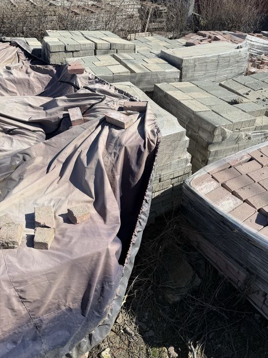 Продам брусчатку б/у цена за 1м2 -2000