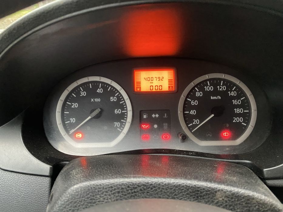 Logan 1.6 mpi , full 600 euro fix
