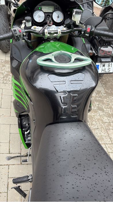 kawasaki zzr1400 ' Auto, moto si ambarcatiuni ' OLX.ro
