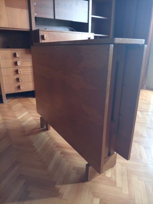 Vând Mese extensibile impecabile