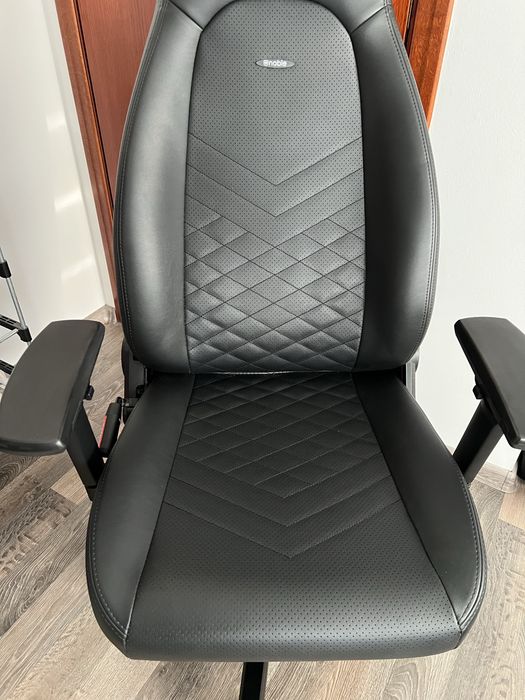 Стол noblechairs еко кожа черен