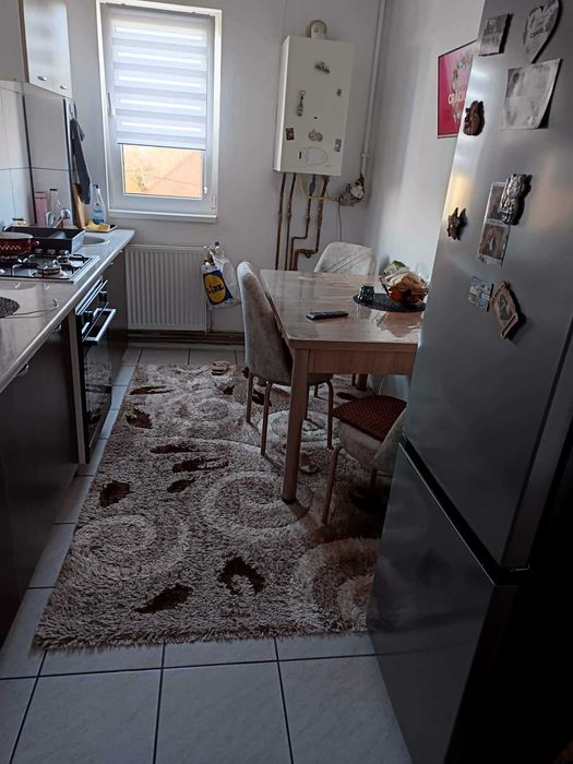 Apartament 3 camere la etajul 2