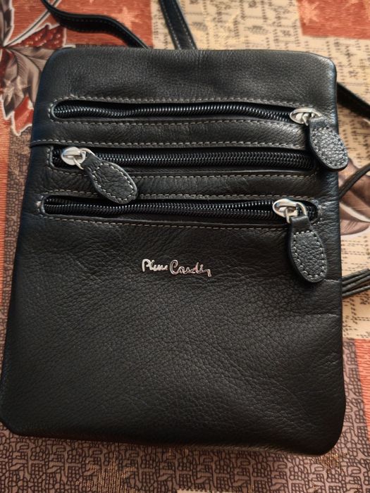 Продавам чанта Пиер Карден