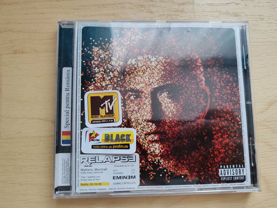 Музикални дискове Eminem,  Sugababes, Rihanna,  Nelly Furtado и  Justin Beaber