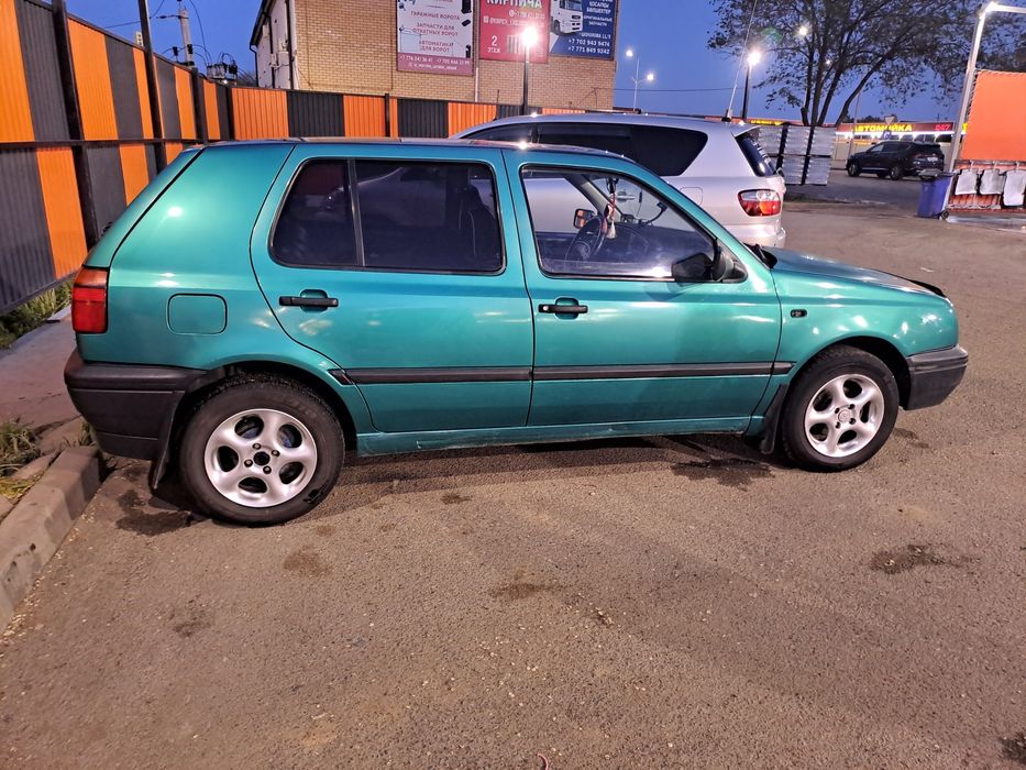 Продаётся машина фольксваген гольф 3