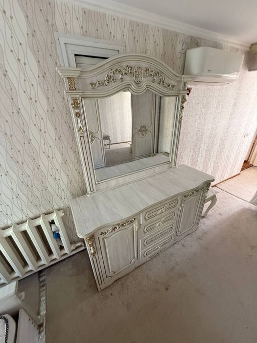 Продается спальная мебель комплект б/у