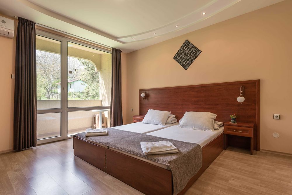 Продава се Хотел в Балчик - 2000 кв.м за 230 €/кв.м - Снимка #13