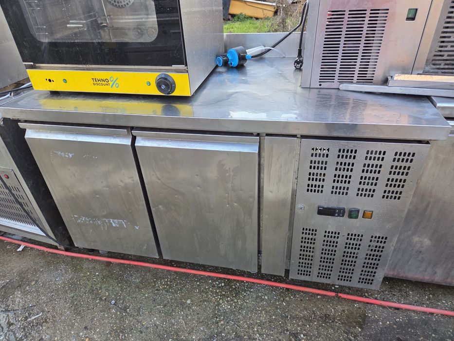 Frigider, Masa rece cu usi inox, blat inox, masa frigorifică