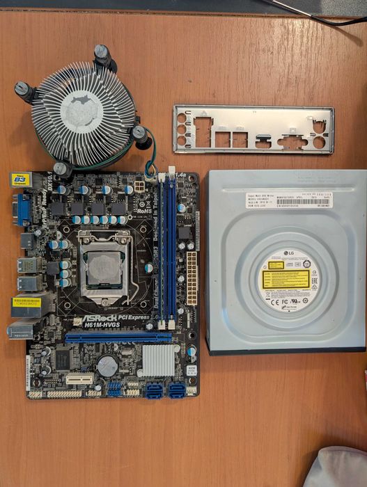 Placa de baza ASRock H61M-HVGS cu Intel Celeron G530, 2GB RAM si DVD-Writer/M-Disk LG