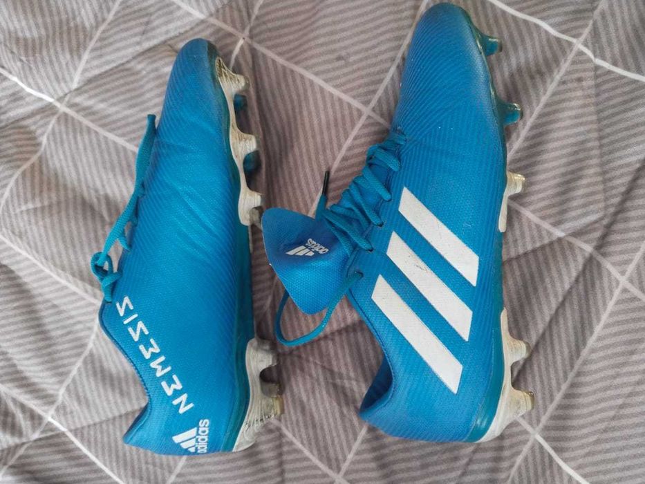 Футбольные  бутцы Адидас
