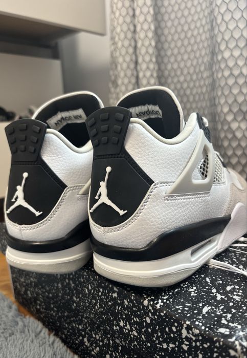 Air Jordan 4 Retro Military Black