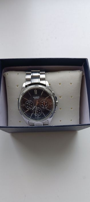 Продам часы CASIO