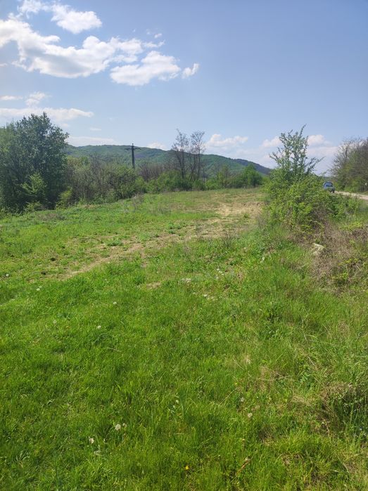 Pamant intravilane de vânzare