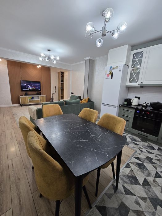 Продам стол и стулья 6шт Турция