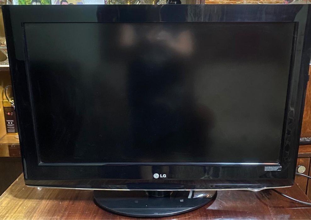 Продается телевизор LG,диагональ 80,в отличном состоянии.