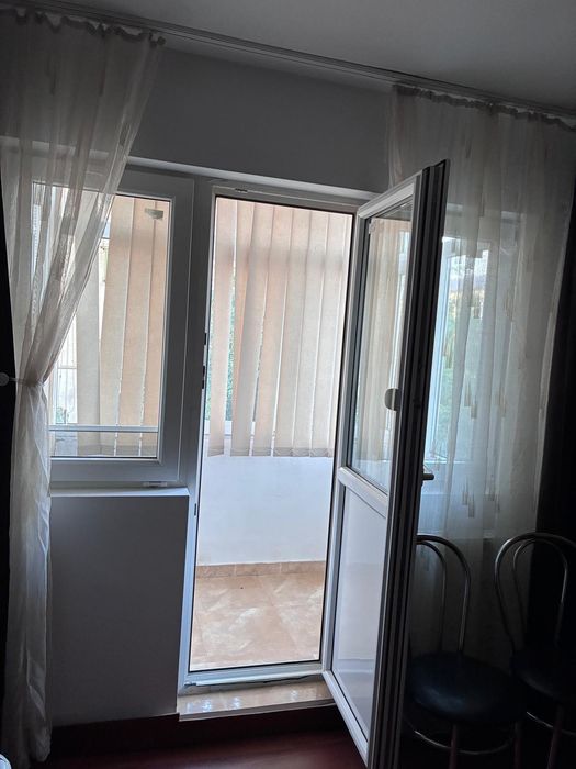 Inchiriez apartament