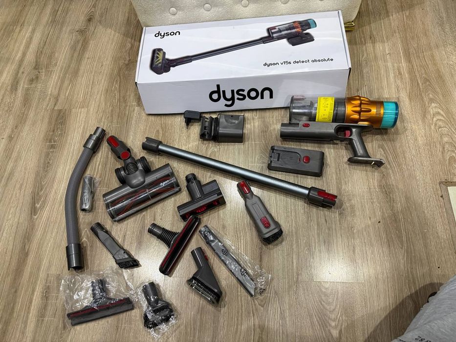 Ручной пылесос dyson аккумуляторный  в отличном состоянии