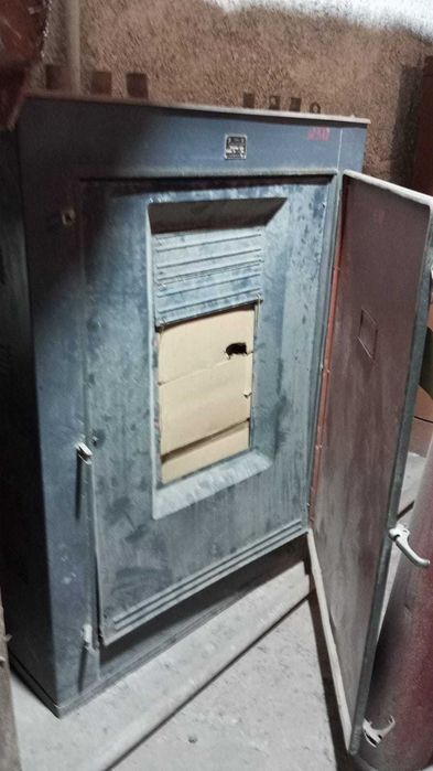 Шкафы распределительные б/у