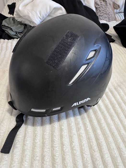 2 каски за ски и очила