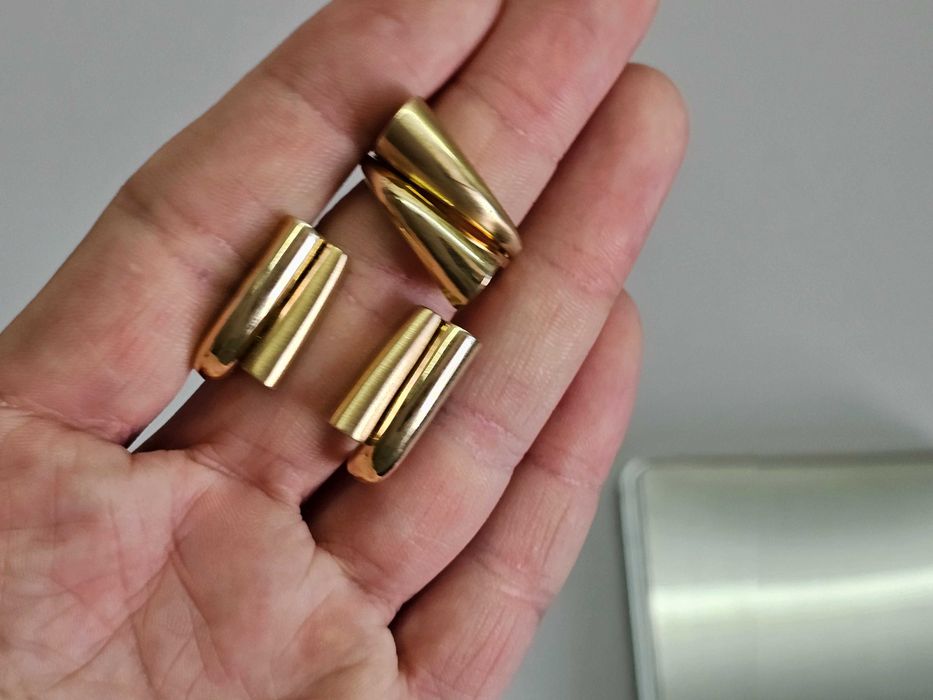 ПРОДАМ Шикарный Комплект: Cерёжки и Кольцо 585 Пробы 13.83 Грамма.