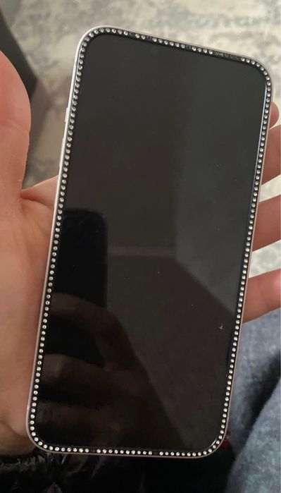 Срочно продам Айфон 13