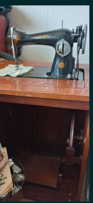 Продавам шевна машина SINGER 170евро